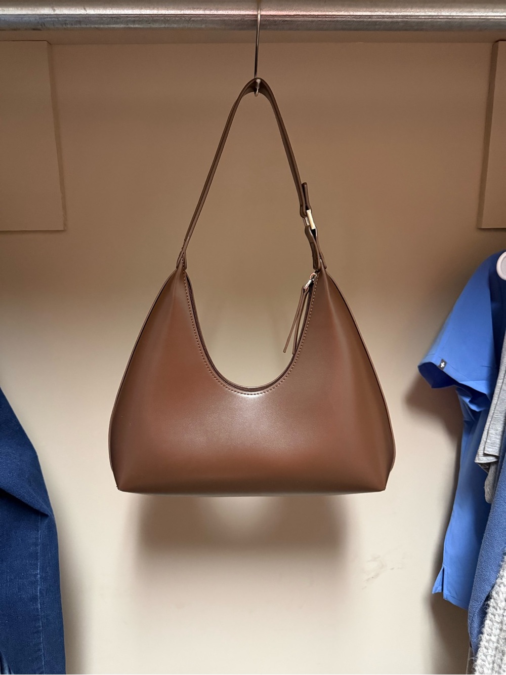 Sleek Brown Leather Shoulder Hobo Bag